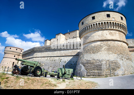 Vista della vecchia medievale rocca di San Leo città delle Marche regioni. Vi è la morte-luogo del Conte di Cagliostro Foto Stock