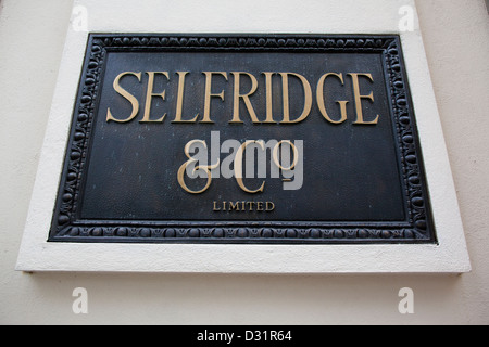 Selfridge & Co (Selfridges) high end department store fondata da Harry Gordon Selfridge nel 1909, Oxford Street Londra Inghilterra REGNO UNITO Foto Stock