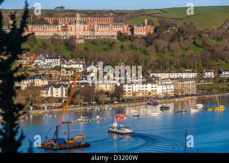 Royal Naval College, da sir Aston Webb oltre il fiume Dart, South Devon, Inghilterra, Regno Unito, Europa. Foto Stock