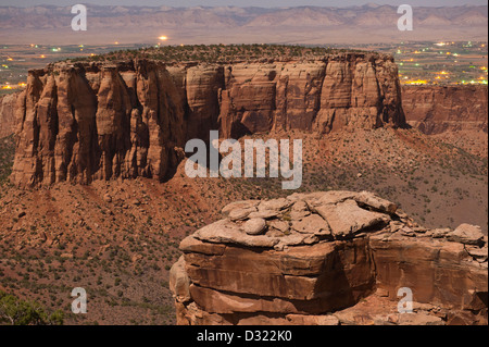 Formazioni rocciose nella valle del deserto Foto Stock