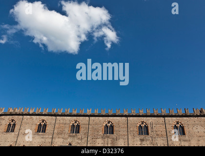 Finestre ad arco del Palazzo del Capitano Foto Stock