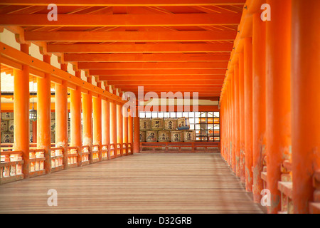 Corridoio in costruzione presso il Tempio di Itsukushima, Miyajima, Prefettura di Hiroshima, Giappone. Foto Stock