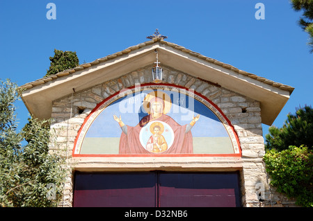 Il monastero di San Michele Arcangelo con una parte del Santo chiodo della crocifissione di Gesù Cristo, Thassos Island, Grecia Foto Stock