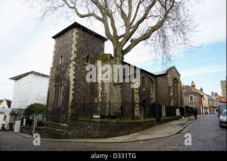 San Pietro Chiesa Hungate in Norwich sulla collina di Olmo e Princess Street Foto Stock