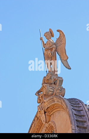 Statua di San Michele, St. James Cathedral, Sibenik Foto Stock