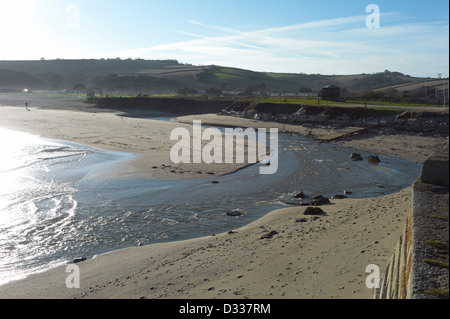 Foce del Fiume Bianco a Pentewan spiaggia a sud di St Austell Cornwall Foto Stock