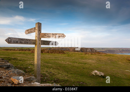 Segno vicino al punto di partenza, Salcombe, South Devon, Inghilterra, Regno Unito, Europa. Foto Stock