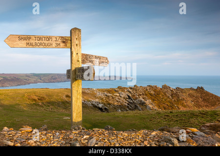Segno vicino al punto di partenza, Salcombe, South Devon, Inghilterra, Regno Unito, Europa. Foto Stock