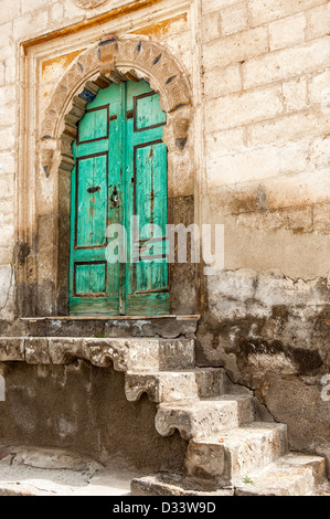 Mustafapasa, porta di legno, Cappadocia, Anatolia, Turchia Foto Stock