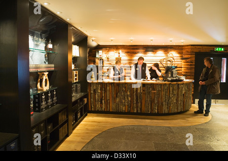 Il negozio di Highland Park whisky distillery Visitor Center, Kirkwall, Orkney Islands, Scozia. Foto Stock