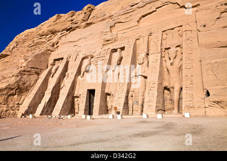 Nefertari il tempio di Hathor noto anche come il piccolo tempio di Abu Simbel Egitto Foto Stock