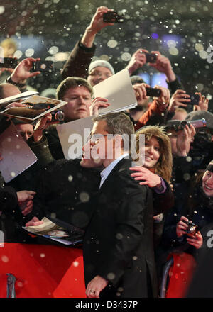 Noi attore Matt Damon arriva per la premiere del film " Terra promessa " durante la 63a edizione annuale Festival Internazionale del Cinema di Berlino, Berlino, Germania, 08 febbraio 2013. Il film è presentato in concorso alla Berlinale in esecuzione dal 07 al 17 febbraio. Foto: Kay Nietfeld dpa Foto Stock
