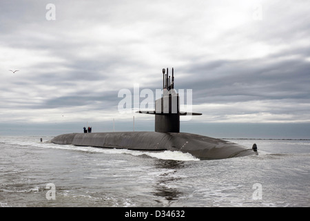 US Navy Ohio-class missile balistico sommergibile USS Tennessee ritorna alla Naval Submarine Base dopo tre mesi di distribuzione Febbraio 6, 2013 in Kings Bay, Georgia Foto Stock