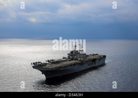 La US Navy Amphibious Assault nave USS Kearsarge Febbraio 6, 2013 nell'Oceano Atlantico. Foto Stock