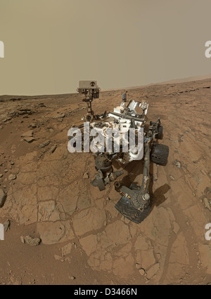 Ritratto Di Auto della NASA Mars rover curiosità creato combinando decine di esposizioni prese dal rover della telecamera 3 febbraio 2013 presso la John Klein sito di perforazione su Marte. Foto Stock