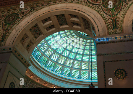 Cupola di Tiffany in Preston Bradley Hall di Chicago Cultural Center. Foto Stock