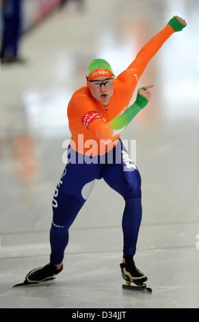 Inzell, Germania. 9 febbraio 2013. Velocità olandese skater Sven Kramer compete in uomini 5000m gara di pattinaggio di velocità World Cup a Max-Aicher-Arena a Inzell, Germania, 09 febbraio 2013. Kramer ha vinto la gara. Foto: TOBIAS HASE/dpa/Alamy Live News Foto Stock
