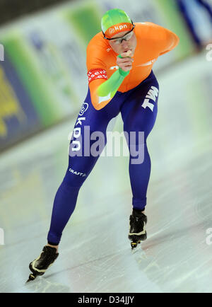 Inzell, Germania. 9 febbraio 2013. Velocità olandese skater Sven Kramer compete in uomini 5000m gara di pattinaggio di velocità World Cup a Max-Aicher-Arena a Inzell, Germania, 09 febbraio 2013. Kramer ha vinto la gara. Foto: TOBIAS HASE/dpa/Alamy Live News Foto Stock