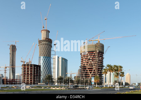 Del Qatar grattacielo Dafna district ancora in costruzione durante il Qatar di petrolio e di gas naturale liquefatto alimentati boom economico in Foto Stock