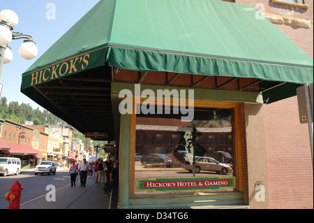 Blue sky view 'Wild Bill' immagine finestra di vetro Hickok's Hotel & Gaming, angolo Deadwood e strade principali, Deadwood, S. Dakota, STATI UNITI D'AMERICA Foto Stock