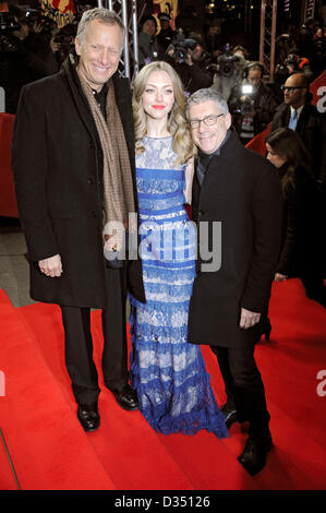 Director Rob Epstein e Jeffrey Friedman e attrice Amanda Seyfried frequentando il 'Lovelace' premiere al 63° Festival Internazionale del Cinema di Berlino / Berlinale. Febbraio 09, 2013 Foto Stock