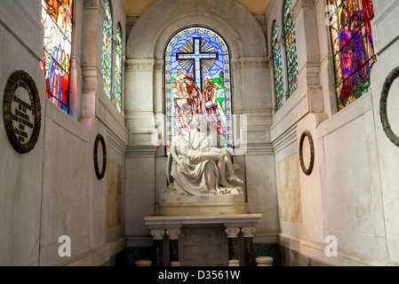 Archivio di Christopher Columbus cimitero (Cemetario de Colon) Avana Cuba il monumento essendo copia di un Leonardo Di Vinci scultura Foto Stock