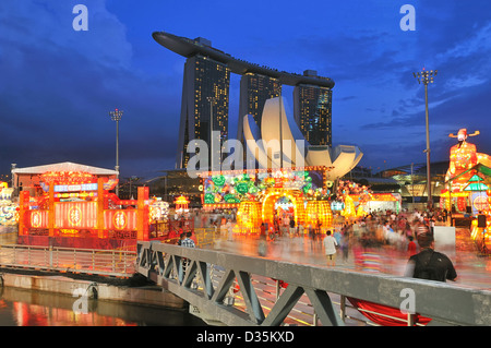 Uno dei momenti salienti della celebrazione del Capodanno cinese a Singapore è il fiume Hongbao. Foto Stock