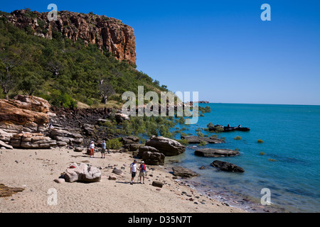 New Scenic 5 posti zattera punto serve come un sito di atterraggio per i passeggeri dalla Aussie expedition cruiser Orion, Collier Bay, W. Australia Foto Stock