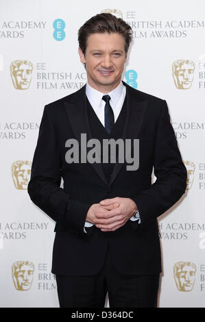 Londra, Regno Unito. Febbraio 10th, 2013. Jeremy Renner pone nella sala stampa della EE British Academy Film Awards presso la Royal Opera House il 10 febbraio 2013 a Londra, Inghilterra. Credito: London Entertainment/Alamy Live News Foto Stock