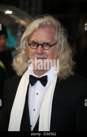 Attore Billy Connolly arriva al EE British Academy Film Awards presso la Royal Opera House di Londra, Inghilterra, il 10 febbraio 2013. Foto: Hubert Boesl Foto Stock