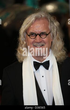 Attore Billy Connolly arriva al EE British Academy Film Awards presso la Royal Opera House di Londra, Inghilterra, il 10 febbraio 2013. Foto: Hubert Boesl Foto Stock