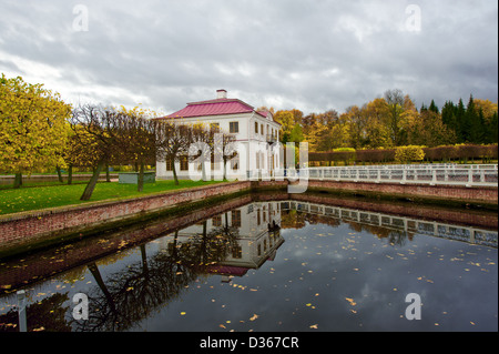 Palazzo Marli nel parco di Peterhof . La Russia Foto Stock