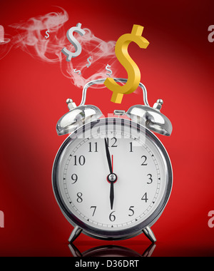 Il fumo caldo orologio sveglia con segni di dollaro Foto Stock