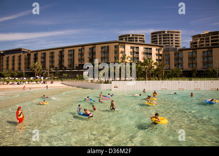 L'onda laguna e Medina Grand Darwin Waterfront Hotel, Darwin, NT, Australia Foto Stock