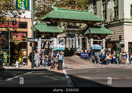 Chinatown Dragon Gate ingresso in San Francisco California USA Foto Stock