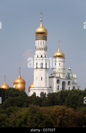 Mosca, Russia, le torri di Ivan il grande campanile nel Cremlino Foto Stock