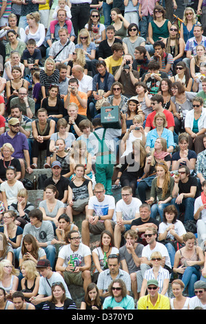 Berlino, Germania, di pubblico alla Bearpit Karaoke Visualizza Mauerpark Foto Stock