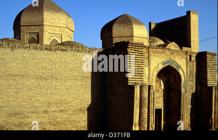 Vista del XII secolo Magok-i-Attari moschea a Bukhara, Uzbekistan Foto Stock