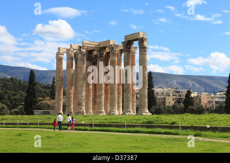 Grecia Atene Attica il tempio di Zeus Olimpio Foto Stock