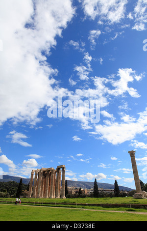 Grecia Atene Attica il tempio di Zeus Olimpio Foto Stock