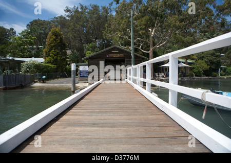 Il molo o pontile sul Dangar isola sono stati si sono consegnati con il traghetto. Nei pressi del Fiume Hawkesbury Bridge. Foto Stock