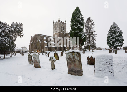 La Chiesa di San Pietro, AKA il santuario sassone. Wootton Wawen, Warwickshire, Inghilterra, Regno Unito. Foto Stock