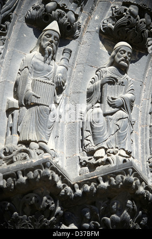 Sculture medievali dal portale sud della cattedrale gotica basilica di Saint Denis Basilique ( Saint-Denis ) Parigi Francia Foto Stock