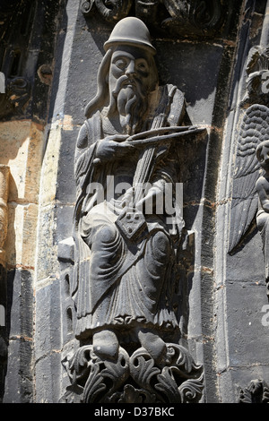 Sculture medievali dal portale sud della cattedrale gotica basilica di Saint Denis Basilique ( Saint-Denis ) Parigi Francia Foto Stock