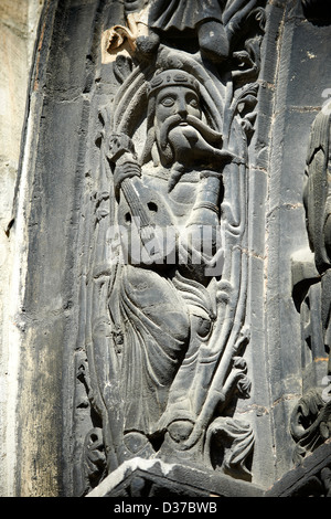 Sculture medievali dal portale sud della cattedrale gotica basilica di Saint Denis Basilique ( Saint-Denis ) Parigi Francia Foto Stock