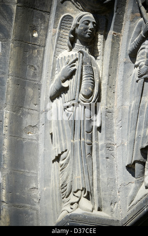 Sculture medievali dal portale sud della cattedrale gotica basilica di Saint Denis Basilique ( Saint-Denis ) Parigi Francia Foto Stock