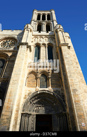 Il primo gotico facciata ovest (1135-40) della Cattedrale Basilica di Saint Denis Basilique ( Saint-Denis ) Parigi, Francia. Foto Stock