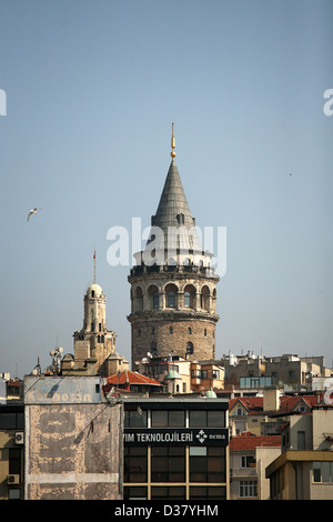 Istanbul, Turchia, la Torre di Galata nel quartiere di Beyoglu nel vecchio Galata Foto Stock