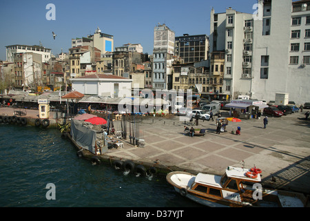 Istanbul, Turchia, vista da Karakoy district, il vecchio strumento trimestre Foto Stock