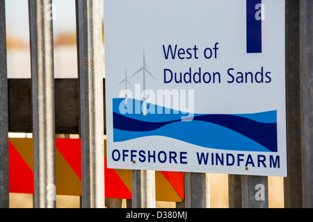 Un segno per la zona ovest di Duddon Sands offshore wind farm in Barrow in Furness, Cumbria, Regno Unito. Foto Stock